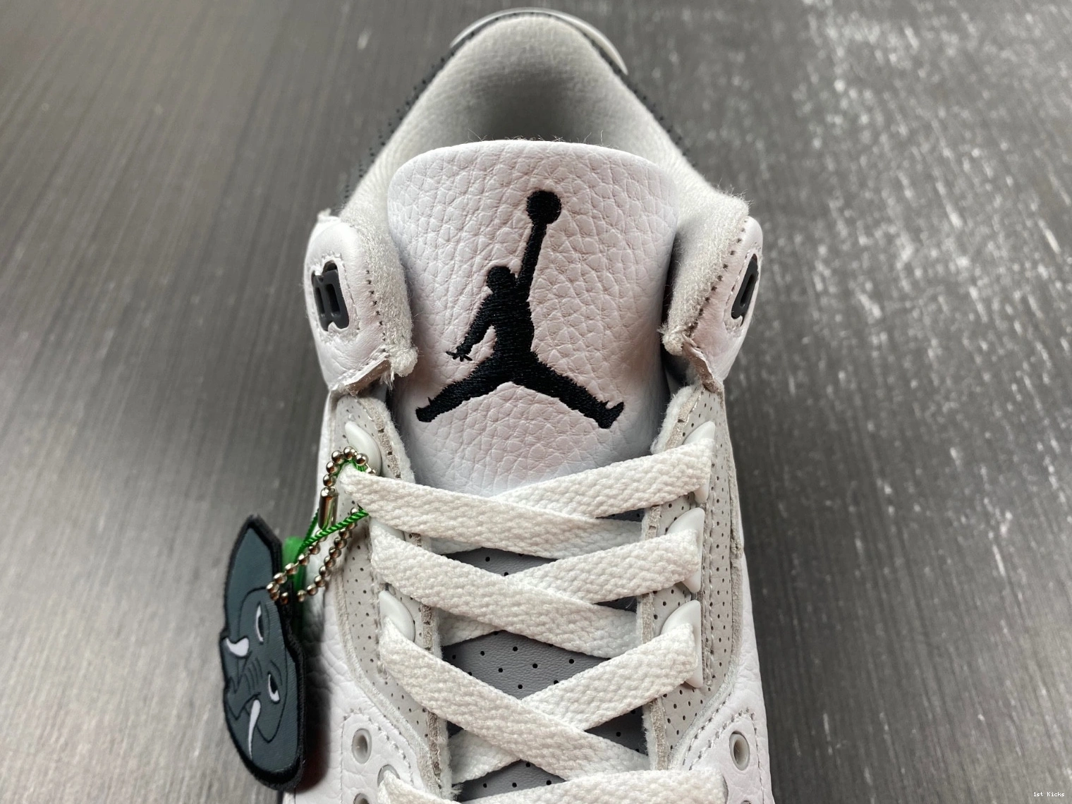 Sneak Hide 3 N' - (GS) Jordan DX6665-100 Retro 0515